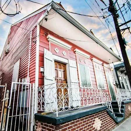 St. Ann Historic Creole Cottage 5 Bed-4Ba